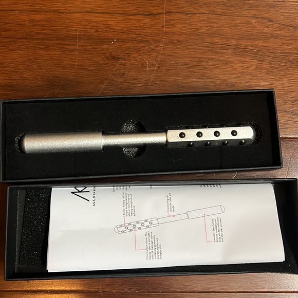 Ava Kensington Lymphatic Face Massager - Picture 2 of 2